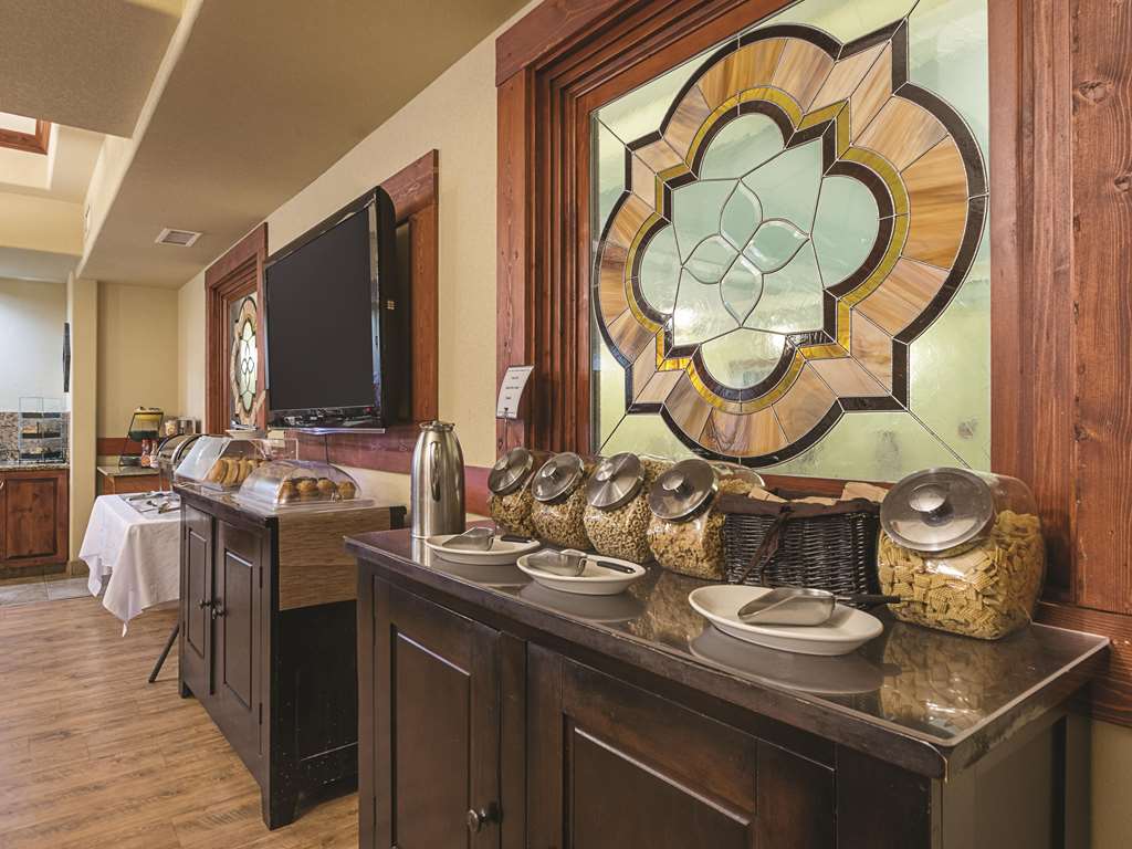 La Quinta Inn & Suites by Wyndham Trinidad - photo 54