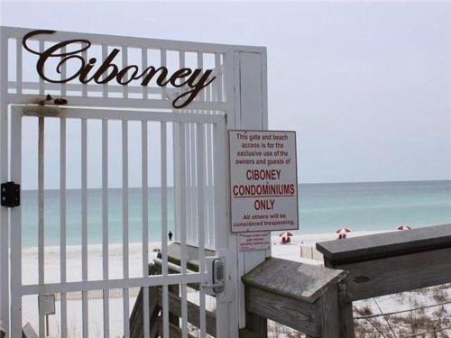 Ciboney 1013 - carbon neutral hotel in Destin