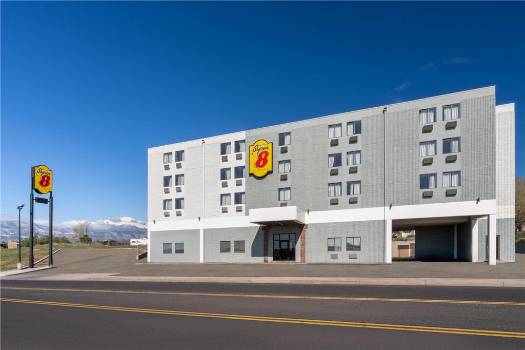 Super 8 by Wyndham Colo. Sprs. Garden Of The Gods - photo 3