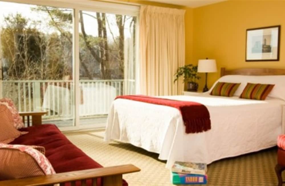Dockside Guest Quarters & Restaurant - photo 19