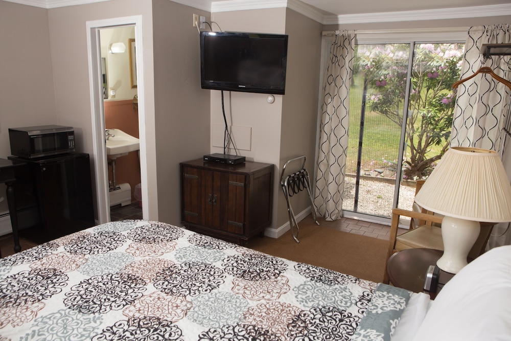 Governors Rock Motel - photo 23
