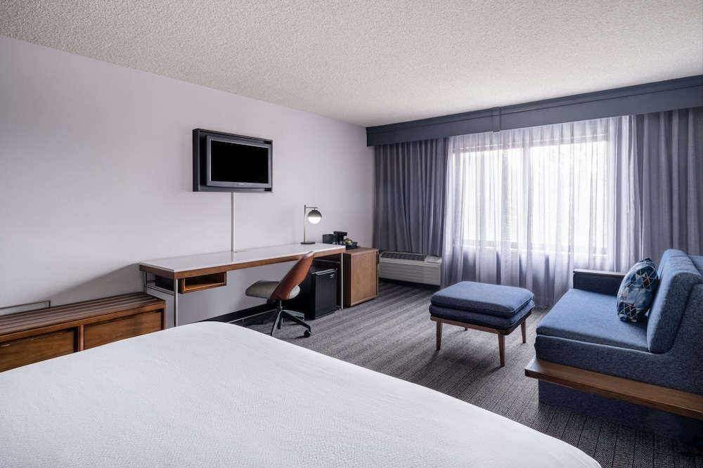 Courtyard by Marriott Salt Lake City Airport - photo 16