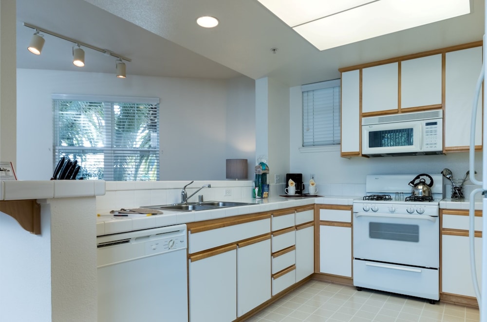 Bluebird Suites in North San Jose - photo 13