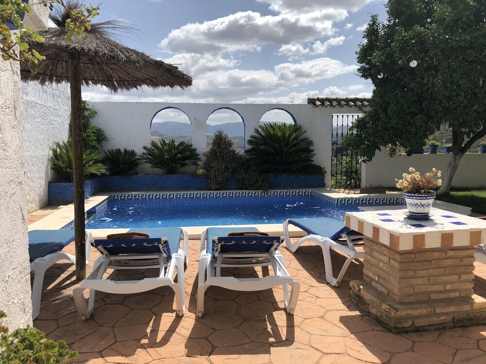 Holiday Home in Zagrilla Alta with Pool — 4-Star Luxury Hotel in Priego De Cordoba, Spain