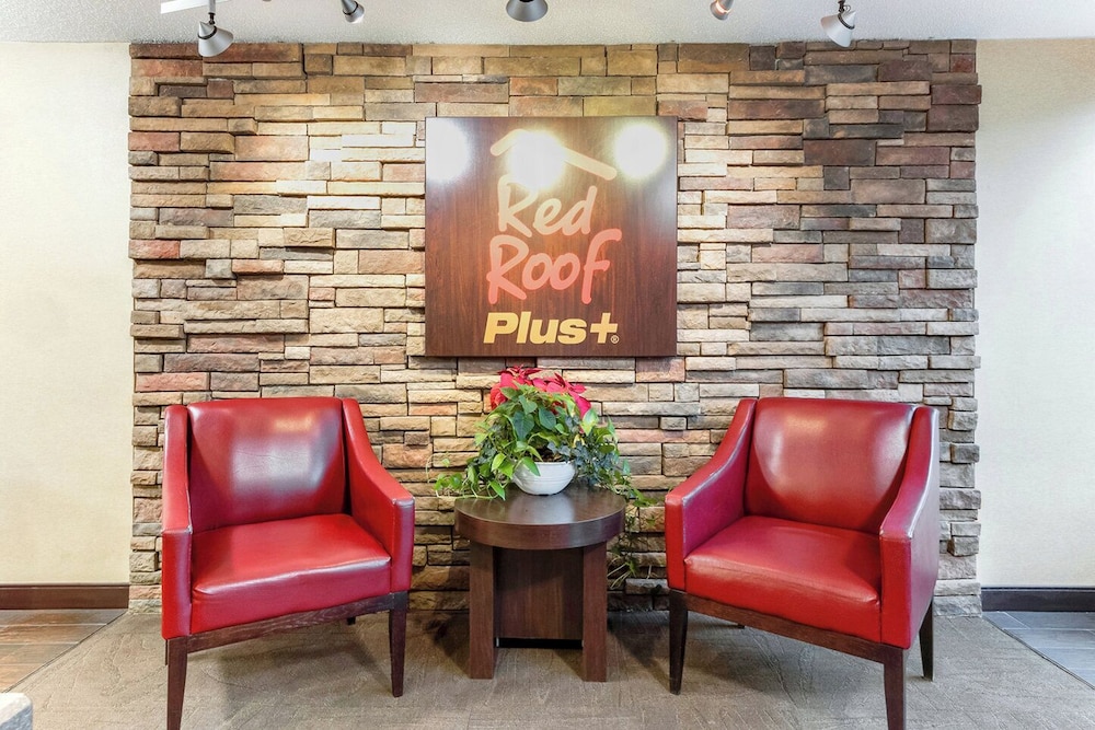 Red Roof Inn PLUS Mt Pleasant Patriots Point - photo 2