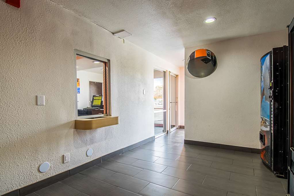 Motel 6 Bakersfield CA Airport - photo 24