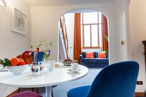 Spanish Steps Luxury Apartment — 4-Star Luxury Hotel in Rome, Italy
