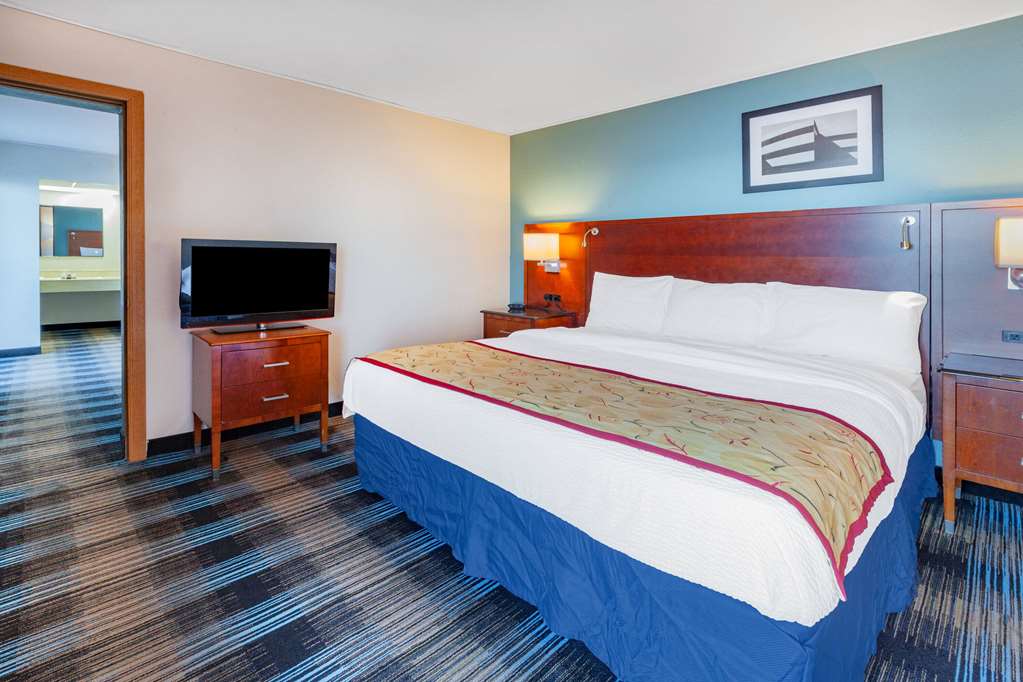 Days Inn & Suites by Wyndham St. Ignace Lakefront - photo 40