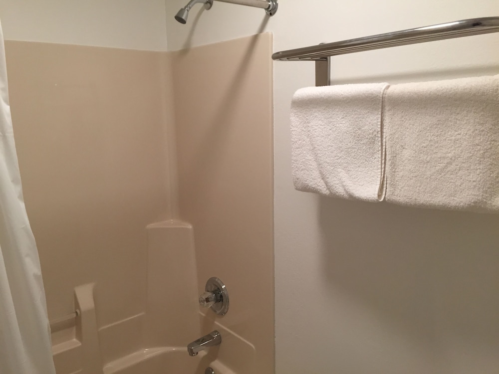 Economy Inn Lafayette - photo 8