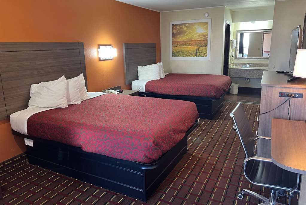 Days Inn by Wyndham El Reno - photo 13