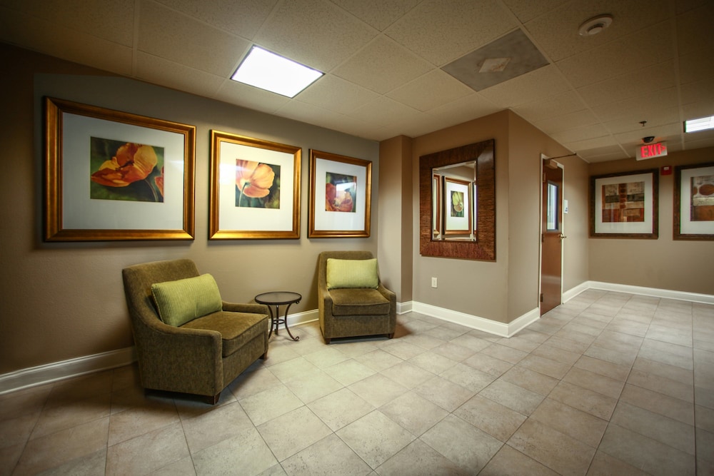 Holiday Inn Express Atlanta Emory University Area by IHG - photo 62