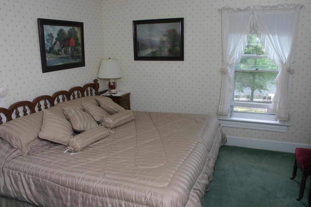 The Inn at Starlight Lake - photo 23