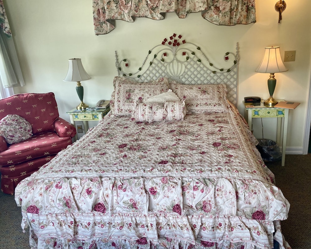 The Cypress Inn Bed & Breakfast - photo 35