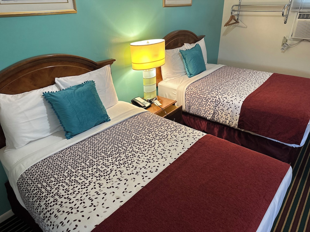 Cozy Corner Motel - photo 11