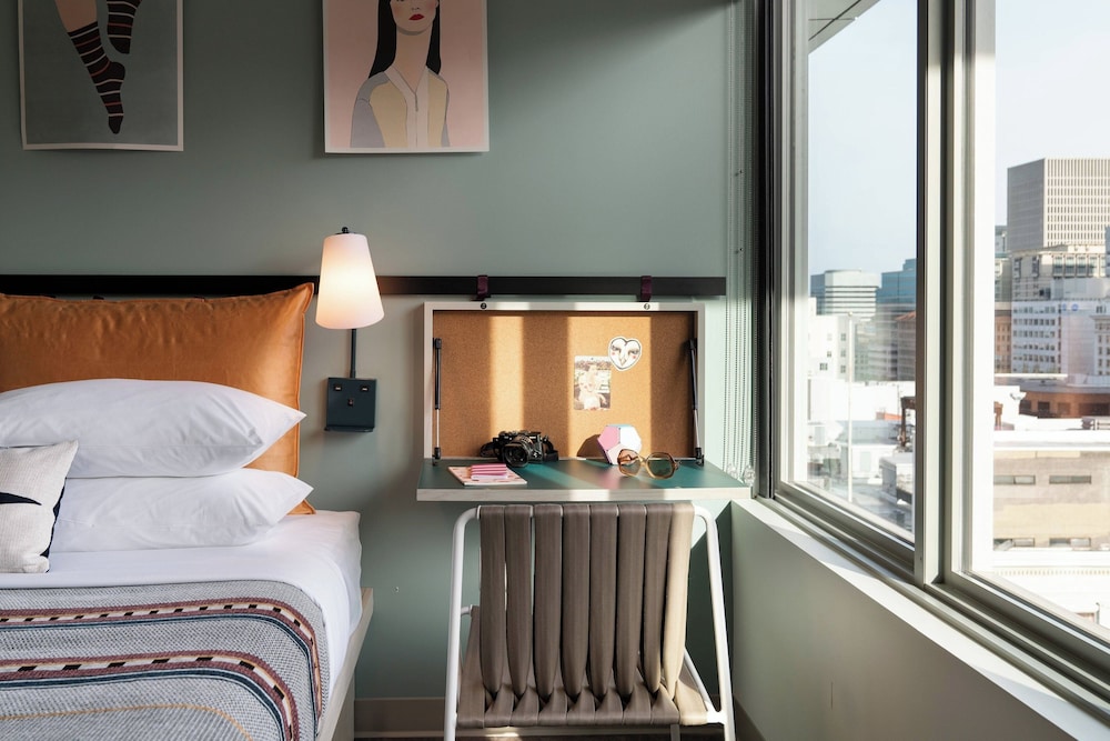 Moxy Portland Downtown - photo 6