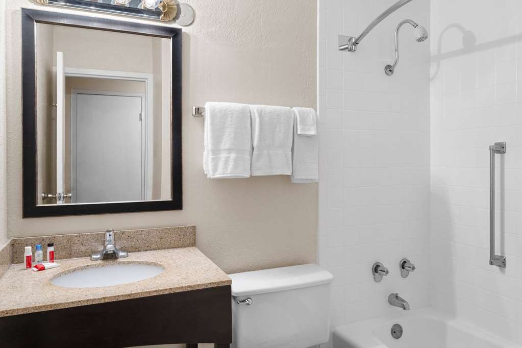 Travelodge By Wyndham Gaylord - photo 12