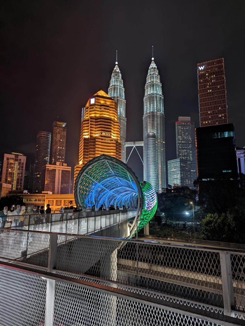 Legasi High floor 3 BR KLCC view — 4-Star Luxury Hotel in Kuala Lumpur, Malaysia