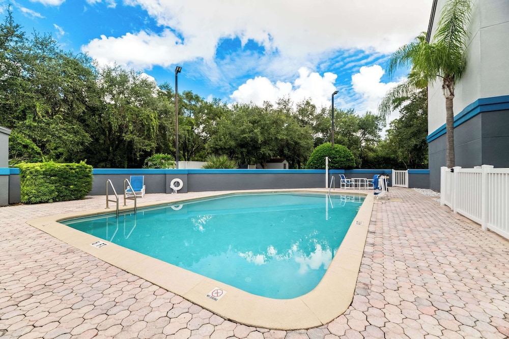 Suburban Studios Orlando Ocoee Winter Garden - photo 23