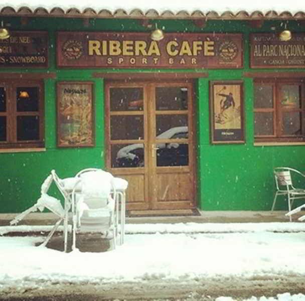 Ribera Hostal
