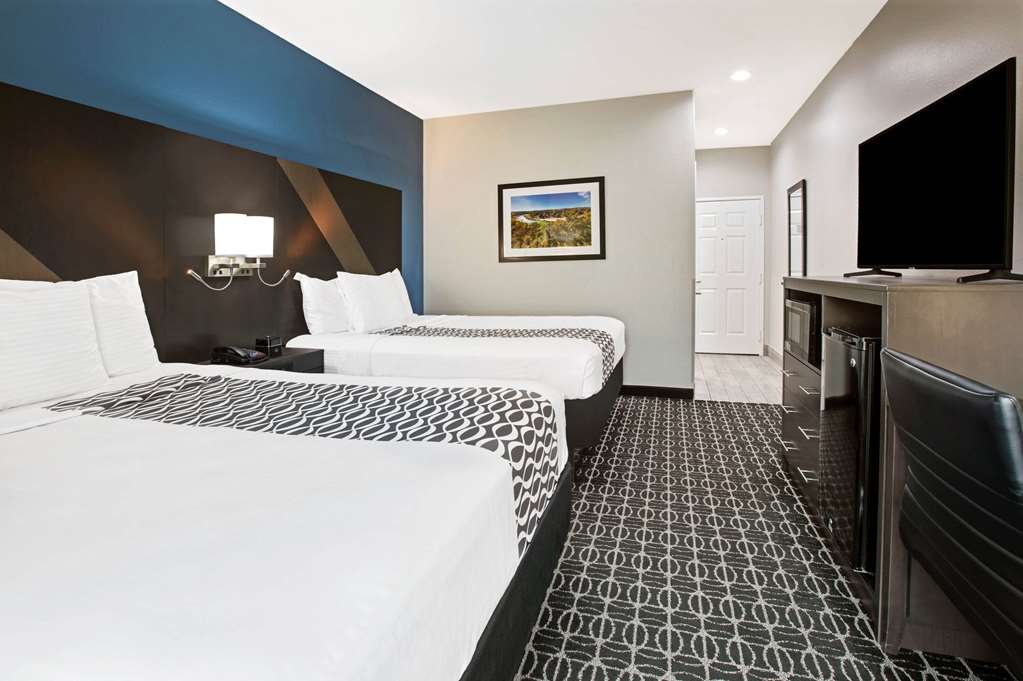 La Quinta Inn & Suites by Wyndham Sulphur Springs - photo 12