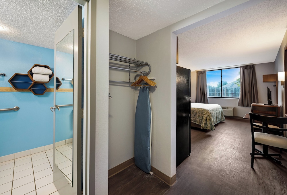 Ramada by Wyndham Painted Post Corning - photo 8