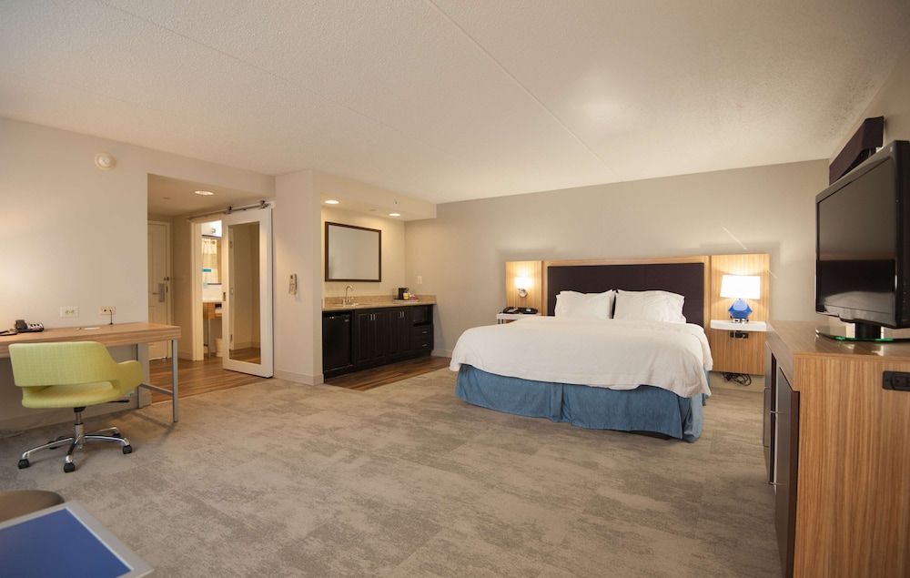 Hampton Inn Doylestown - photo 26