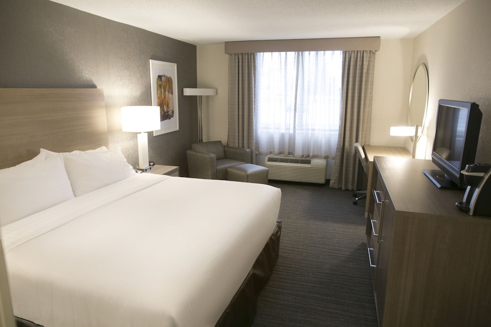 Holiday Inn Fargo by IHG - photo 9