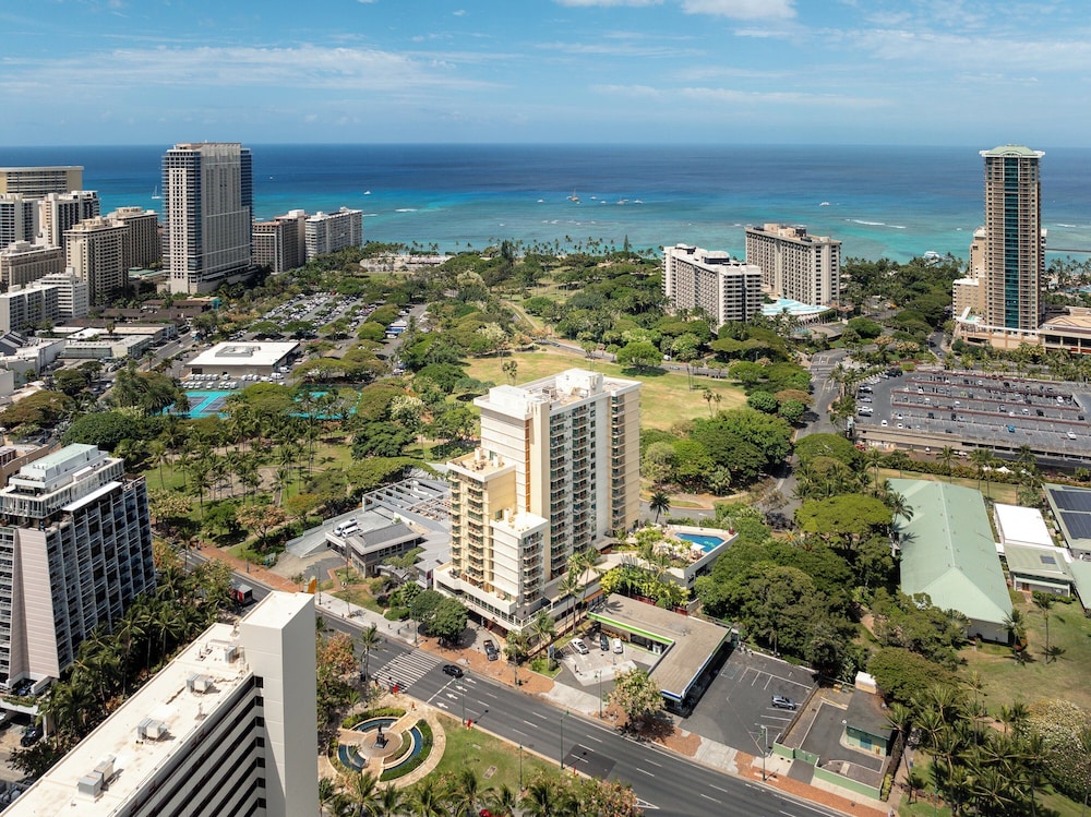 Luana Waikiki Hotel & Suites - photo 129