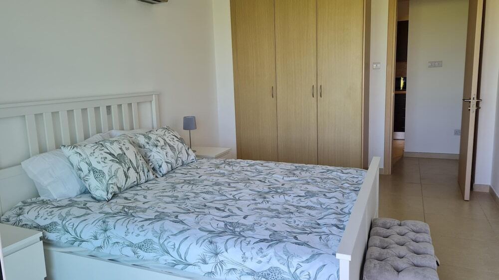 Spacious 2 bed Apartment in Sotira With Pool