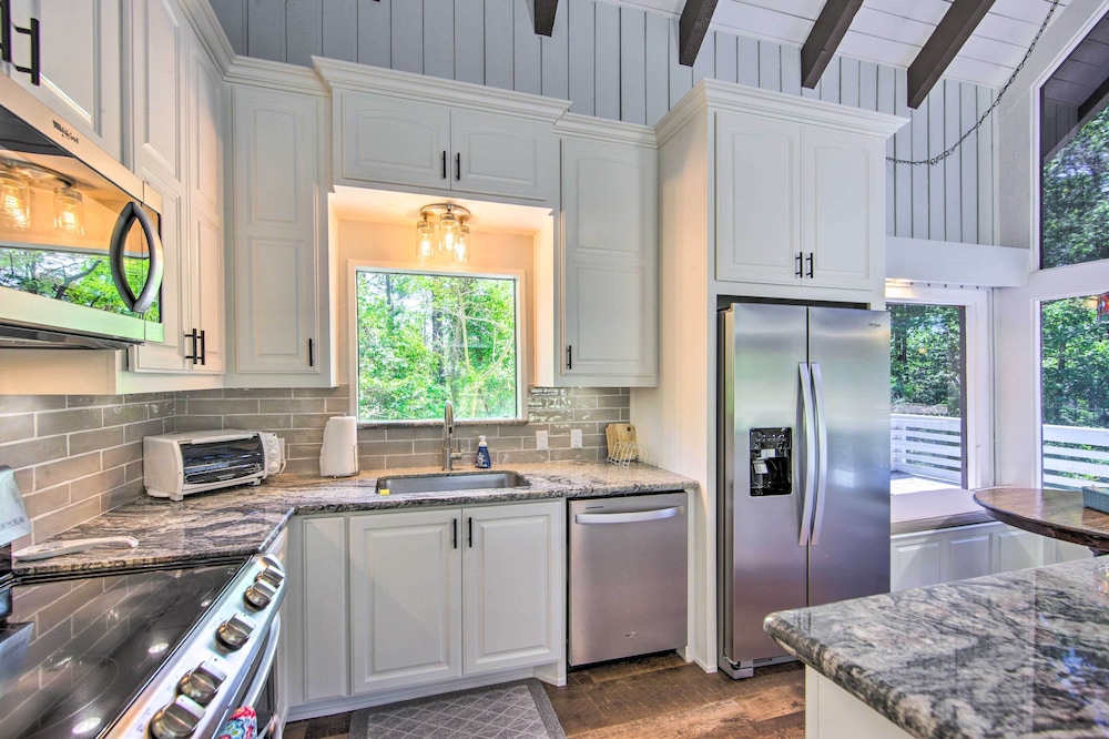 Brookeland Resort Cabin with Golf and Lake Access - photo 2