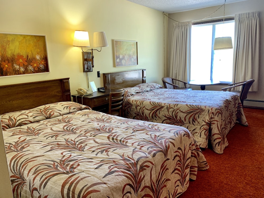 Circle S Motel - photo 3