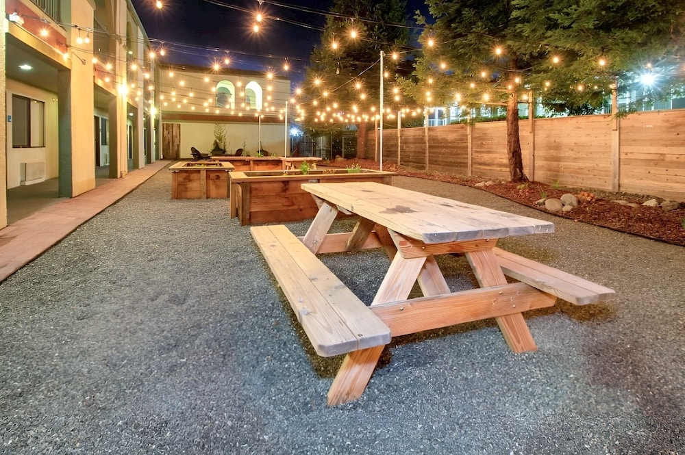 The Redwood Riverwalk A Boutique Hotel - photo 33