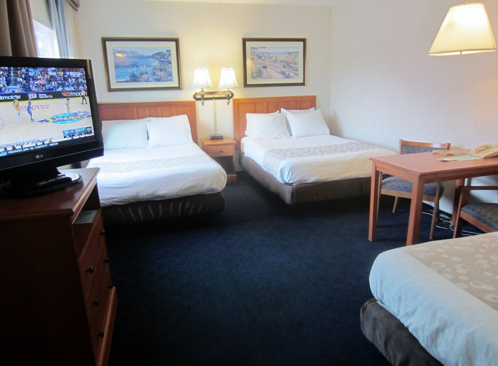 Newport Channel Inn Near Huntington State Beach - photo 9