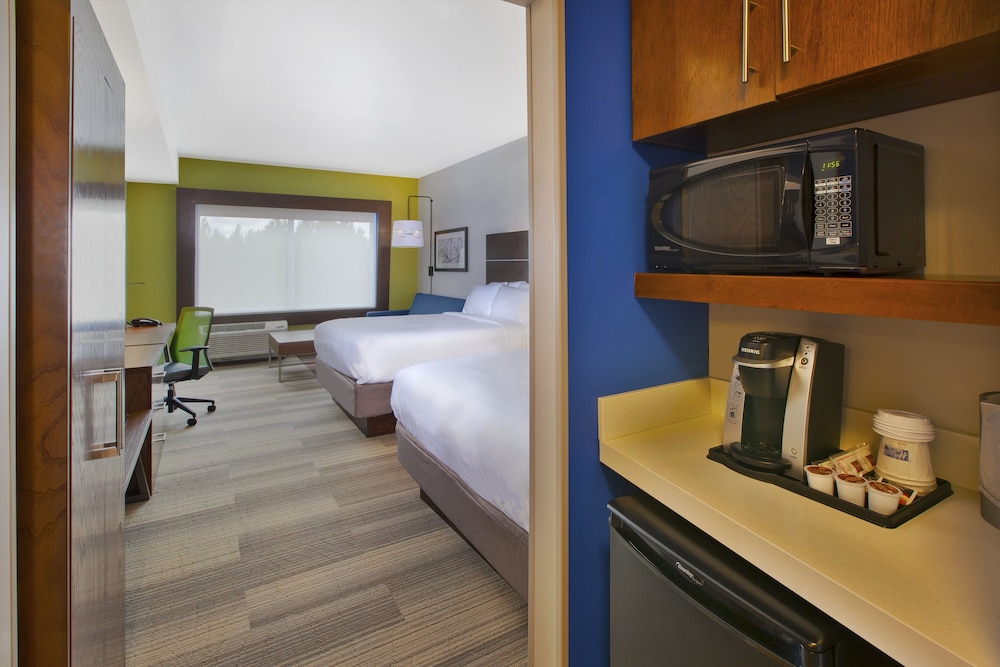 Holiday Inn Express & Suites South Hill by IHG - photo 16