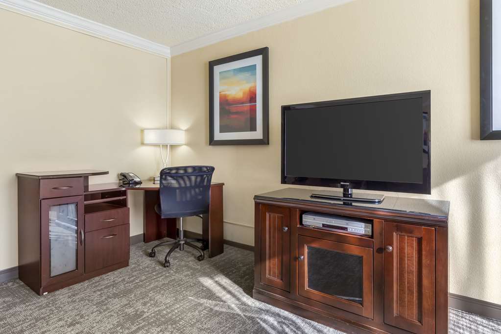 Best Western Plus Burlington - photo 17
