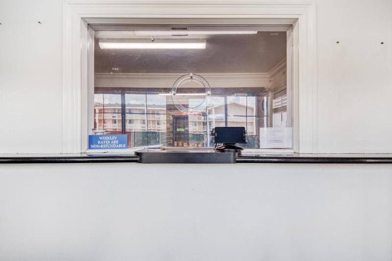 OYO Hotel Baton Rouge East I 12 Louisiana - photo 5