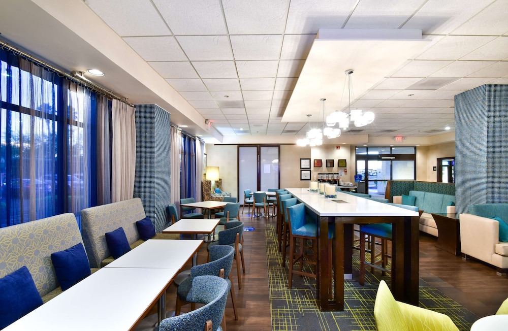 Hampton Inn Tucson Airport - photo 2