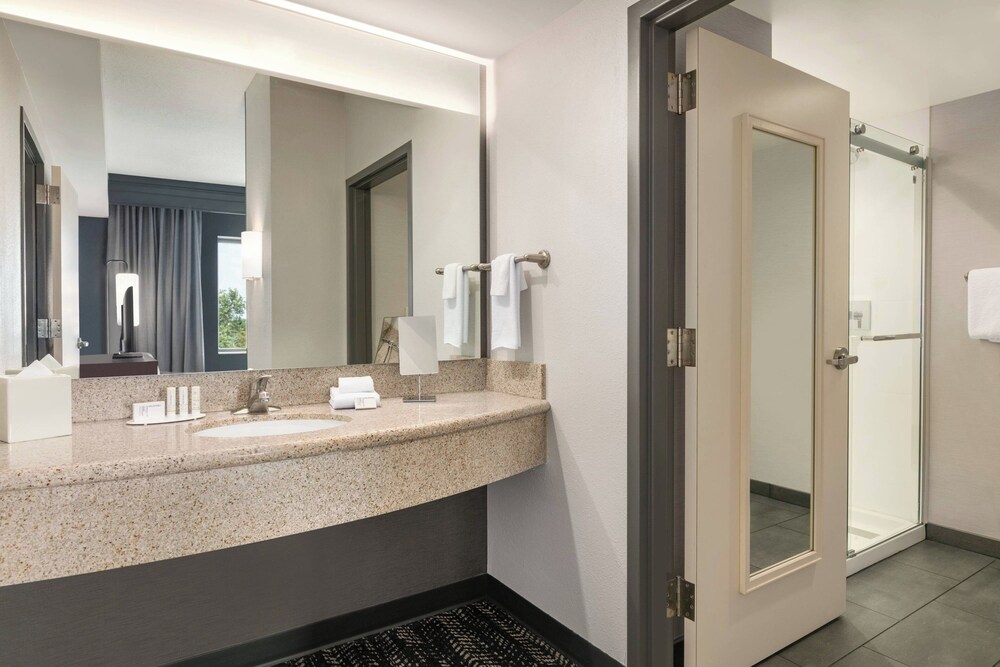 Courtyard by Marriott Lancaster - photo 18