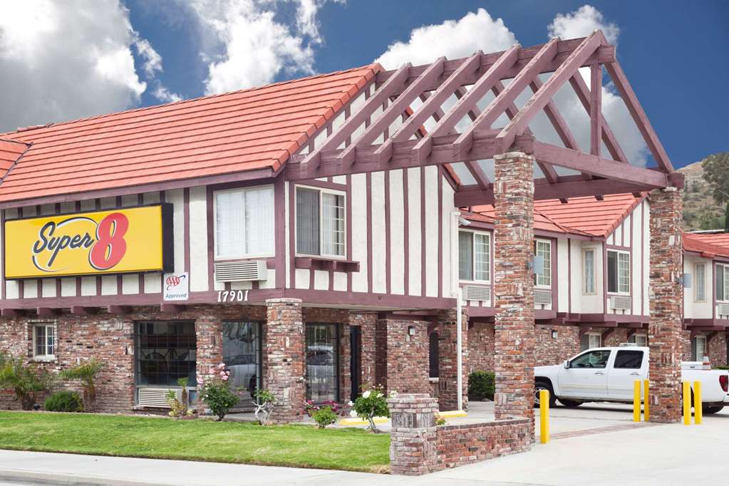 Super 8 by Wyndham Santa Clarita Valencia - featured photo