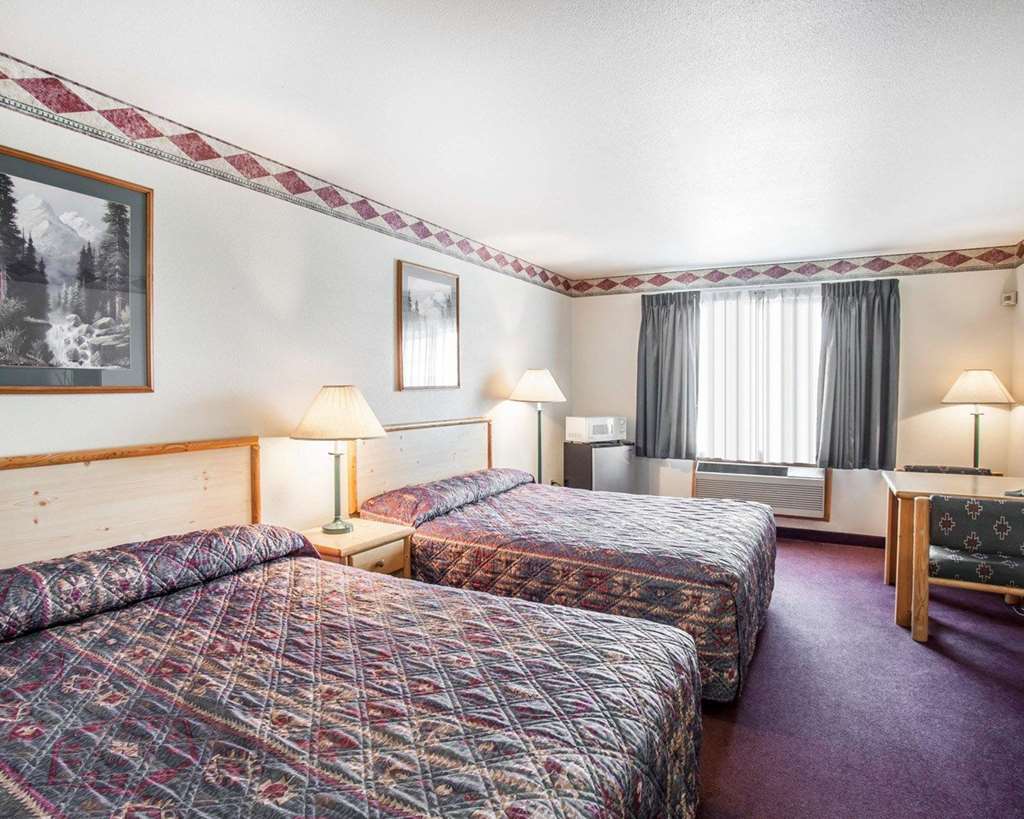 Rodeway Inn and Suites Spokane - photo 9
