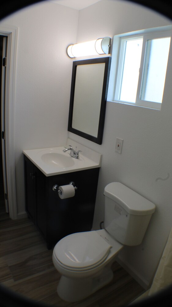 Aristocrat Motel - photo 13
