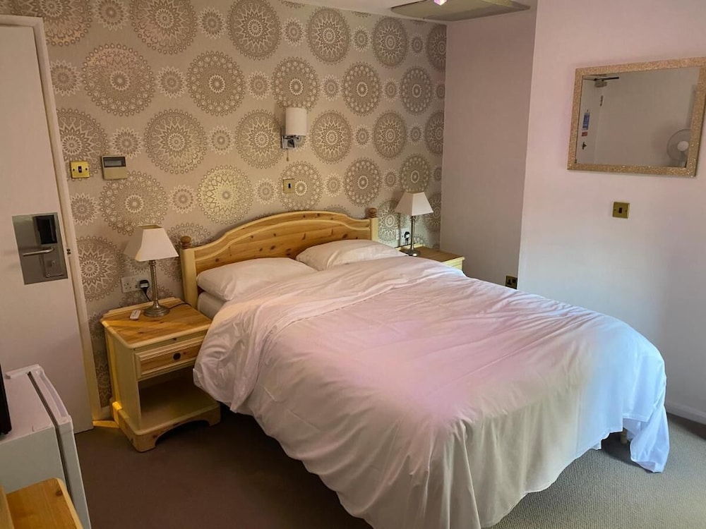 Three Queens Hotel — hotel in Burton Upon Trent