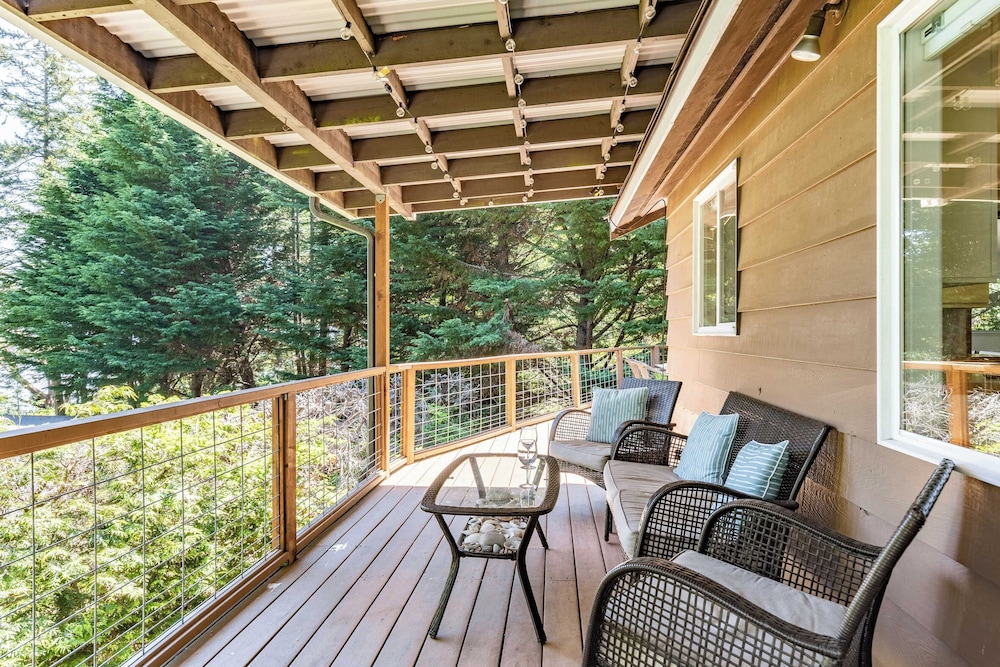 Eagles Watch by AvantStay Large Deck w Views - photo 32