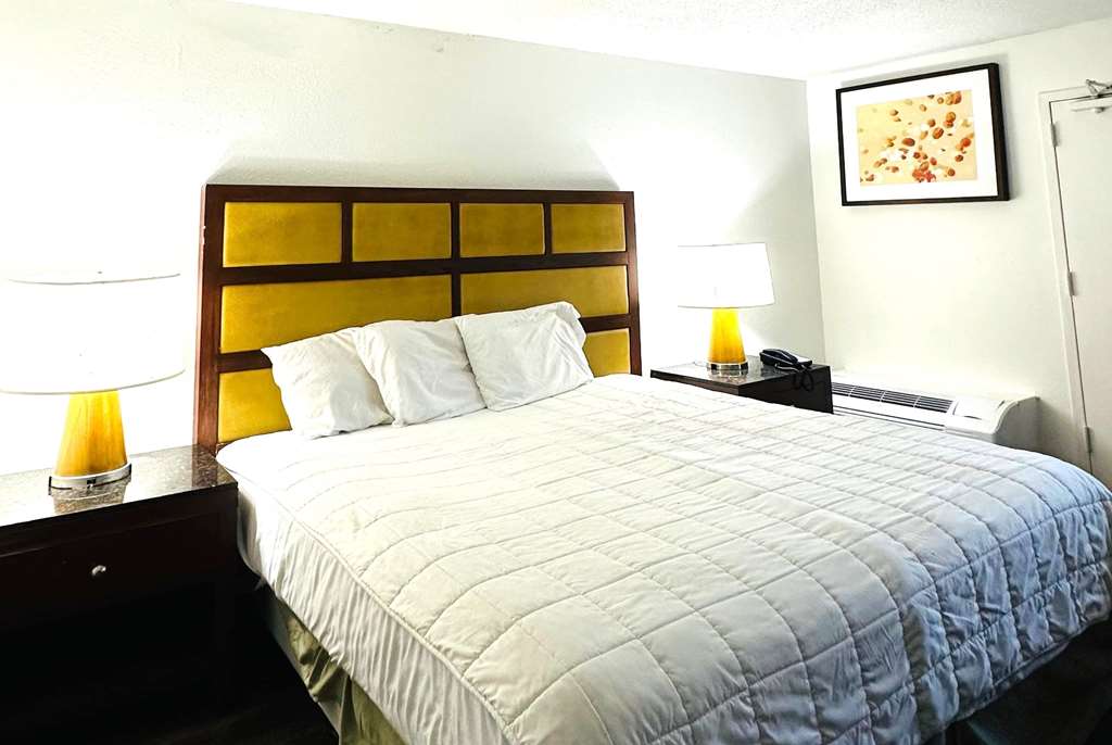 Baymont Inn and Suites by Wyndham Columbus Near OSU - photo 81