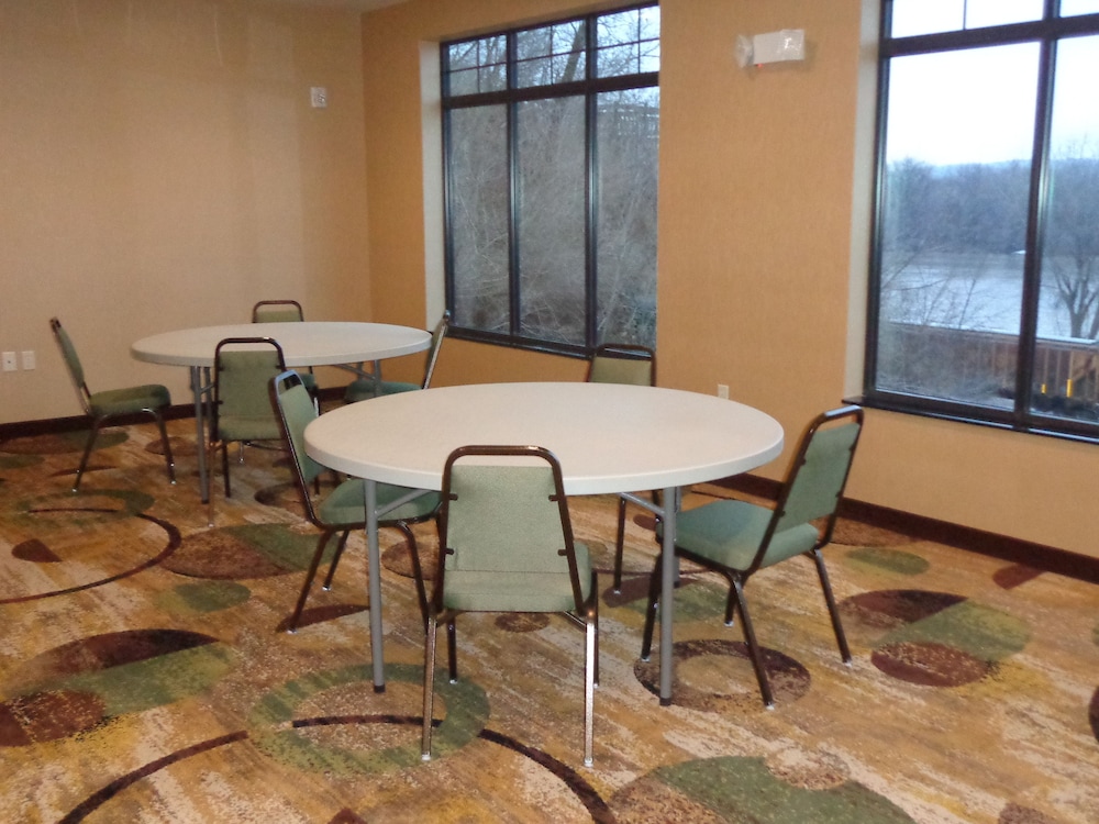 Comfort Inn & Suites Marquette Prairie du Chien - photo 29