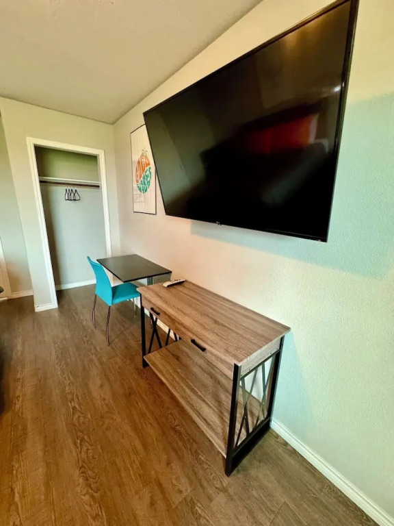 The 409 Bolivar Beach Hotel - photo 3