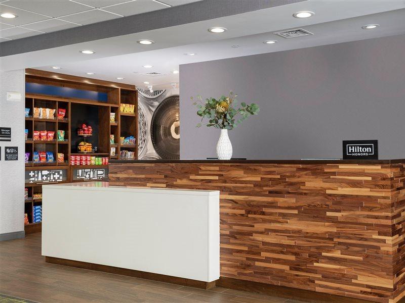 Hampton Inn & Suites Marshfield - photo 11