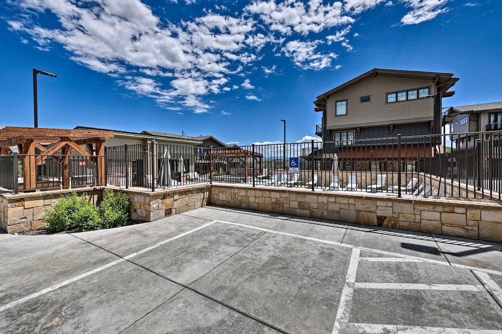 Luxe Canyons Ski Resort Condo Walk to Ski Lift - photo 16