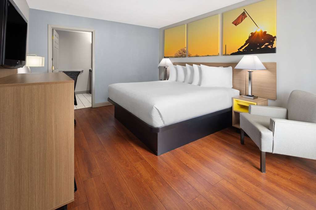 Days Inn by Wyndham Americus - photo 22