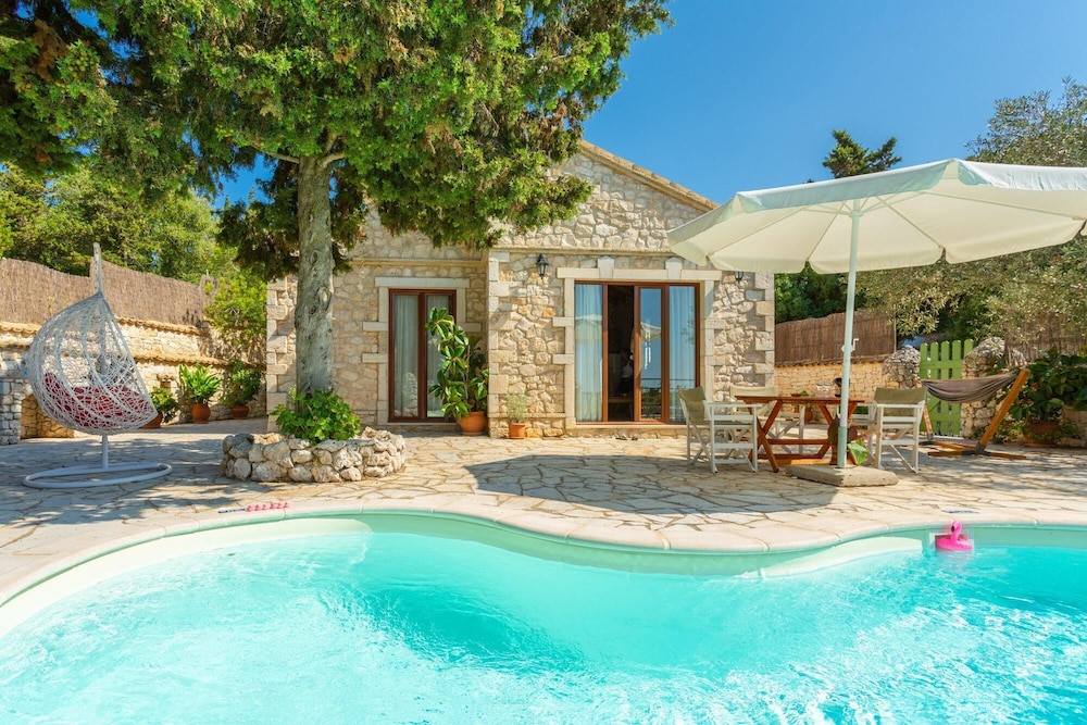 Villa Gallini — 4-Star Luxury Hotel in Gaios, Greece